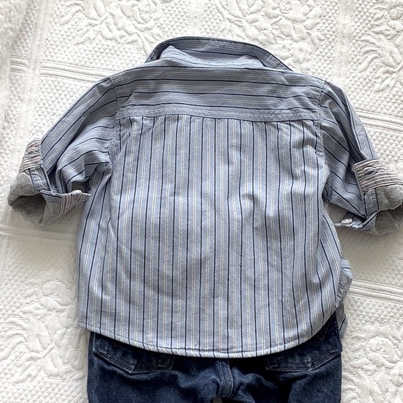 Baby GAP Button-down 6-12 mos. - Picture 3 of 3